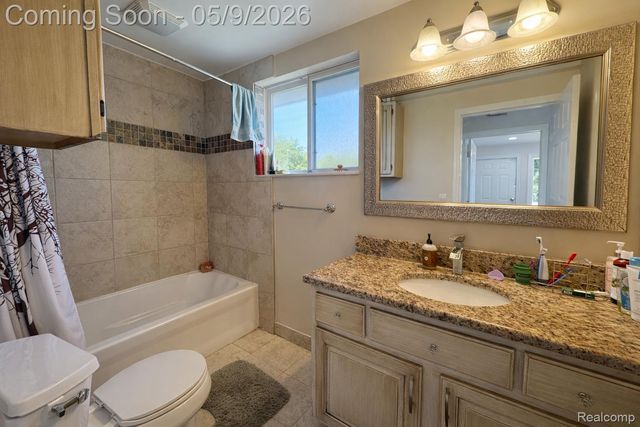 37209 Curwood Drive, Sterling Heights, MI 48310