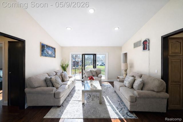 37209 Curwood Drive, Sterling Heights, MI 48310