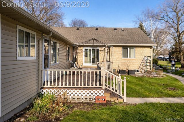 37209 Curwood Drive, Sterling Heights, MI 48310