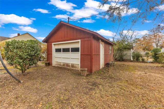 808 W Tallassee Street, Wetumpka, AL 36092