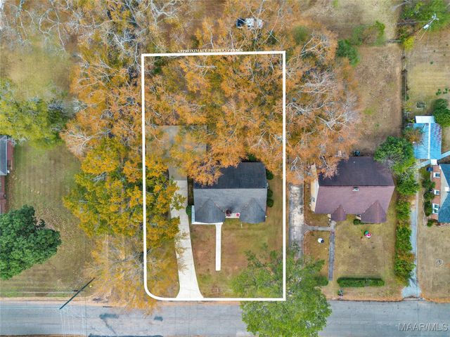 808 W Tallassee Street, Wetumpka, AL 36092