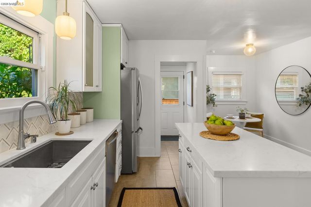 2031 Los Angeles Ave, Berkeley, CA 94707