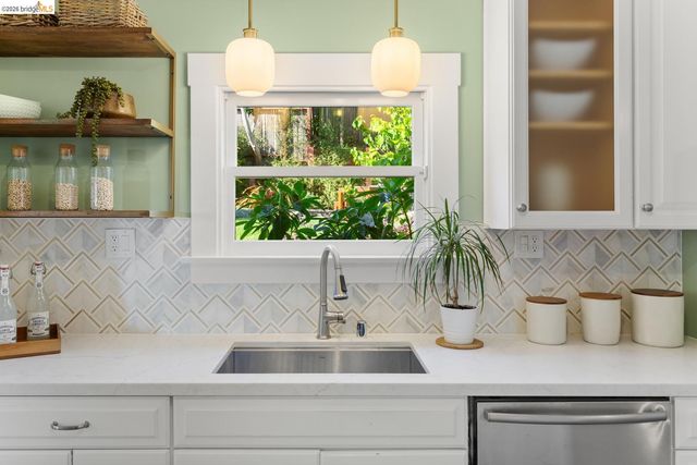 2031 Los Angeles Ave, Berkeley, CA 94707