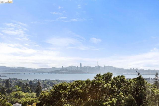 2031 Los Angeles Ave, Berkeley, CA 94707