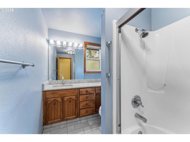 16792 S PAM Dr, Oregon City, OR 97045