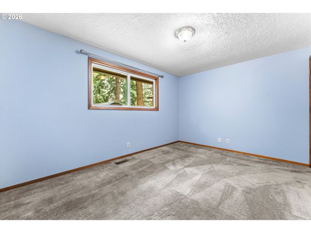 16792 S PAM Dr, Oregon City, OR 97045