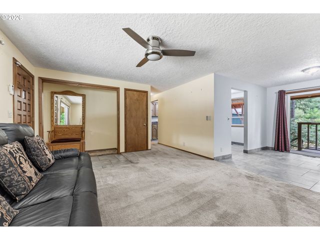 16792 S PAM Dr, Oregon City, OR 97045