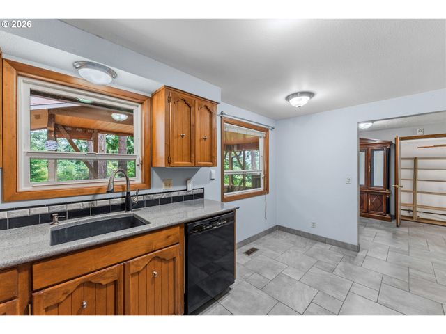 16792 S PAM Dr, Oregon City, OR 97045