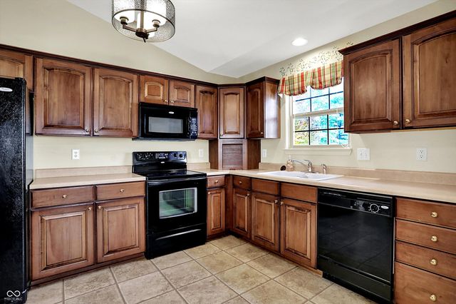 12622 Whisper Way, Fishers, IN 46037