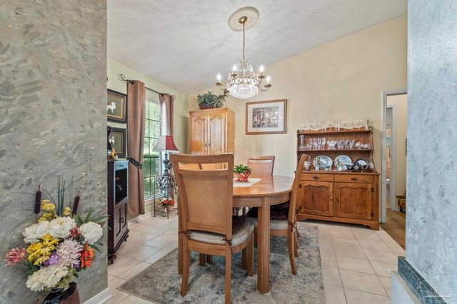 6136 Arnies Way, Milton, FL 32570