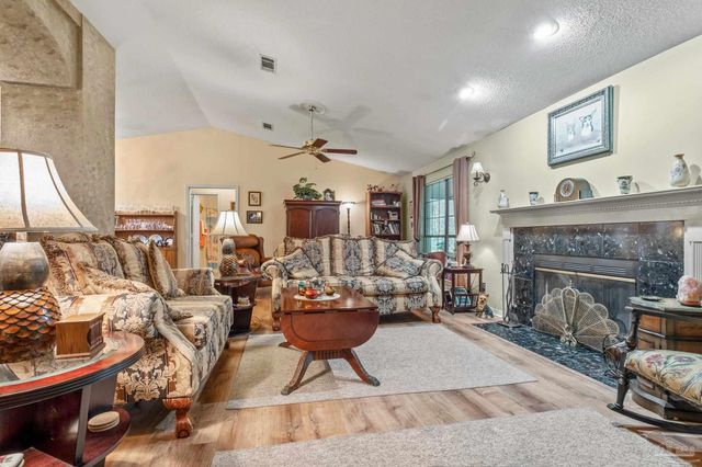 6136 Arnies Way, Milton, FL 32570