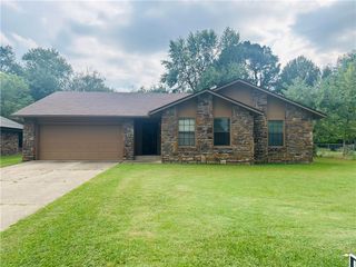 1403 Wilshire Drive, Springdale, AR 72764