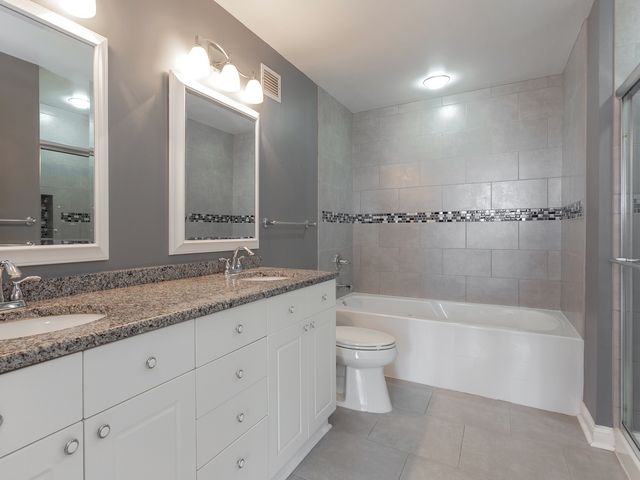 330 N JEFFERSON Street 801, Chicago, IL 60661