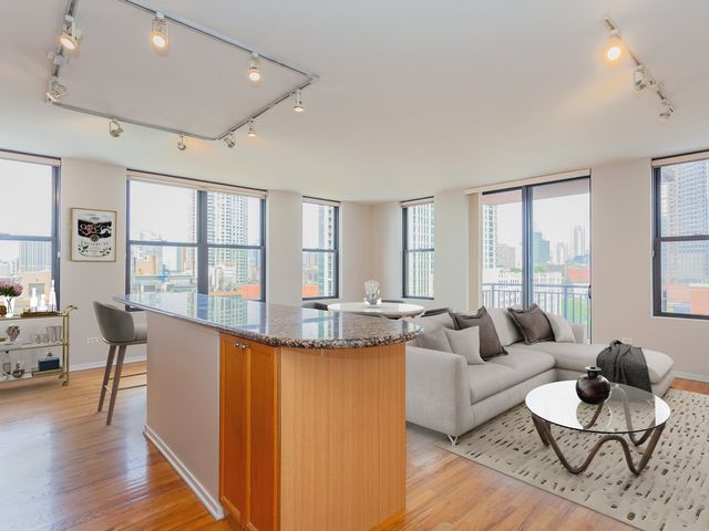 330 N JEFFERSON Street 801, Chicago, IL 60661
