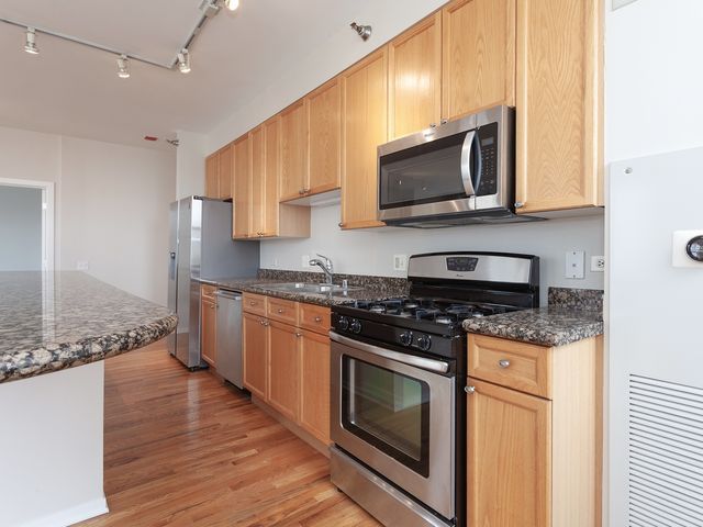 330 N JEFFERSON Street 801, Chicago, IL 60661