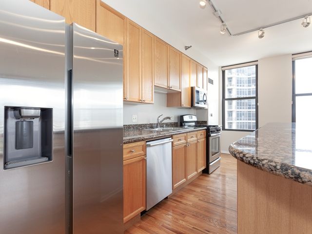 330 N JEFFERSON Street 801, Chicago, IL 60661