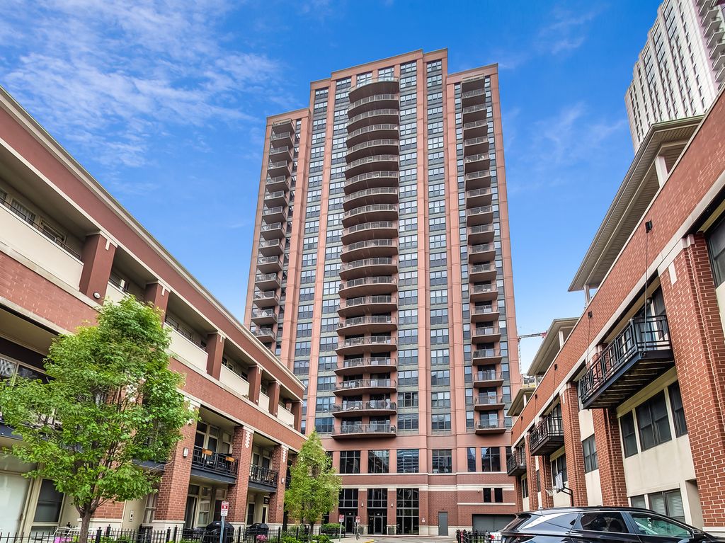 330 N JEFFERSON Street 801, Chicago, IL 60661