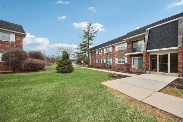 2419 Ogden Avenue 9, Downers Grove, IL 60515