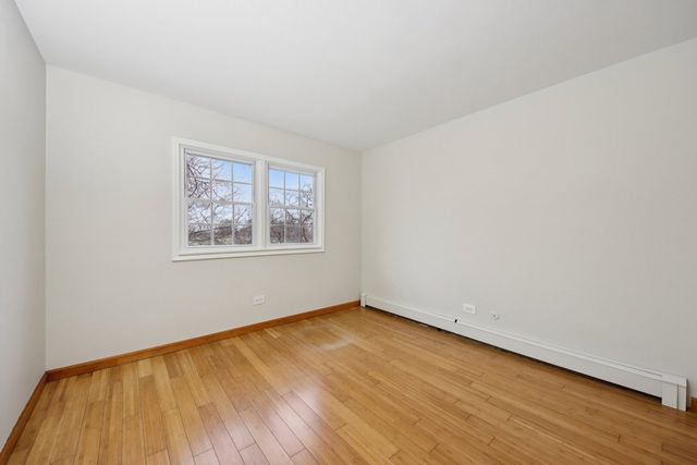 2419 Ogden Avenue 9, Downers Grove, IL 60515