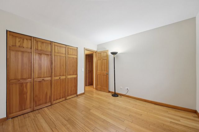 2419 Ogden Avenue 9, Downers Grove, IL 60515