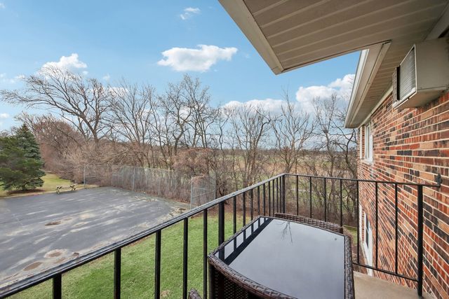 2419 Ogden Avenue 9, Downers Grove, IL 60515