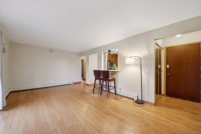 2419 Ogden Avenue 9, Downers Grove, IL 60515