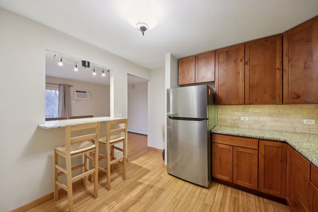 2419 Ogden Avenue 9, Downers Grove, IL 60515