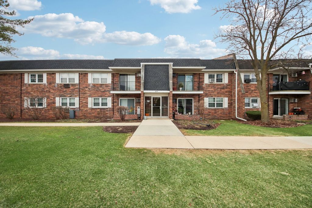 2419 Ogden Avenue 9, Downers Grove, IL 60515