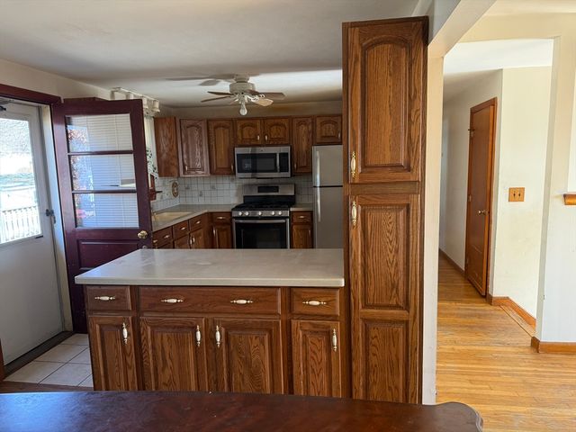 66 Thomas St, Brockton, MA 02302