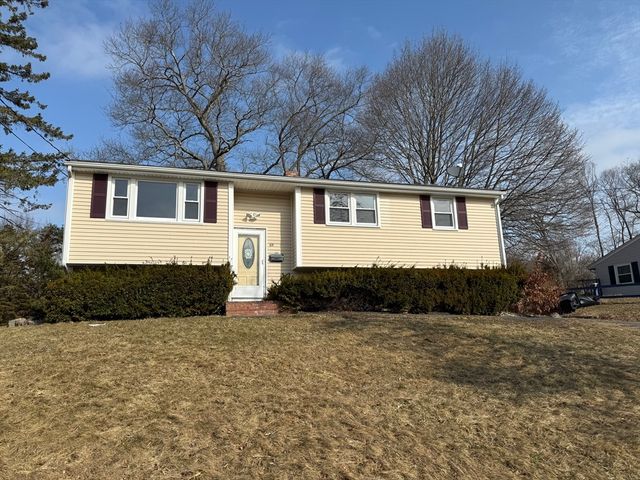 66 Thomas St, Brockton, MA 02302