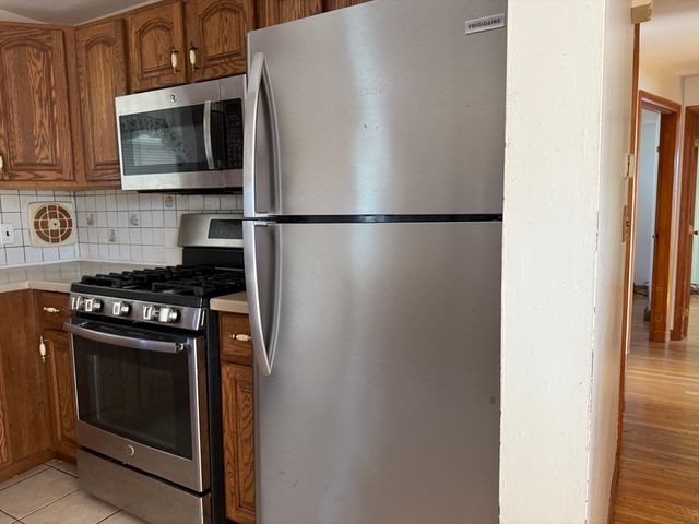 66 Thomas St, Brockton, MA 02302