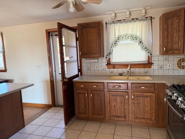 66 Thomas St, Brockton, MA 02302