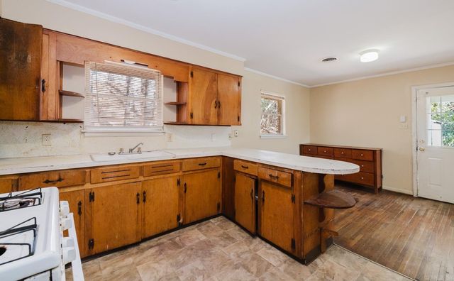 5 Roane Circle, Little Rock, AR 72204