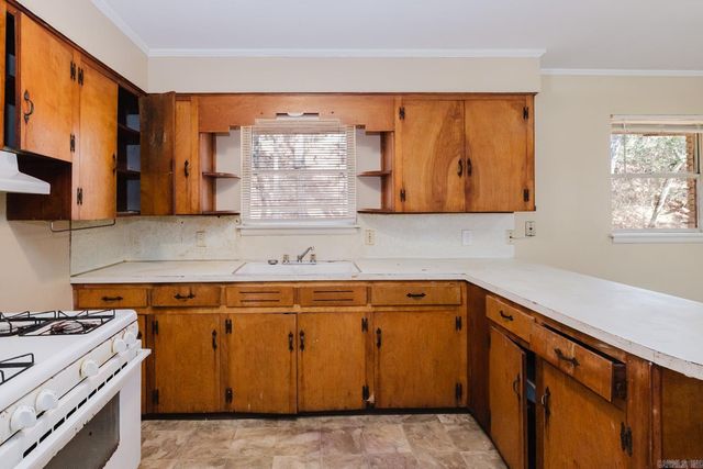 5 Roane Circle, Little Rock, AR 72204