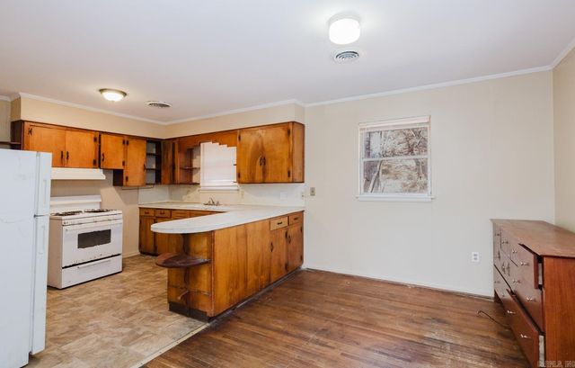 5 Roane Circle, Little Rock, AR 72204