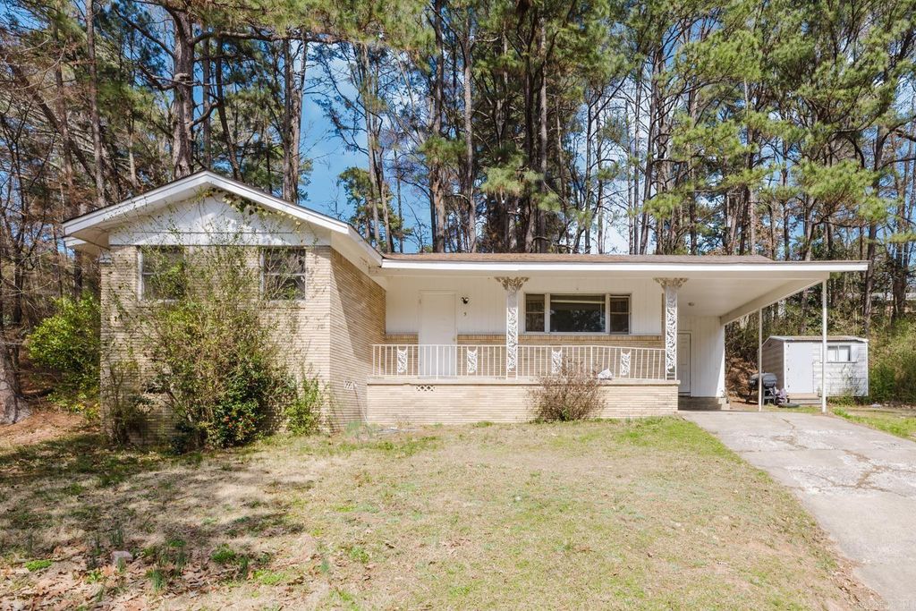 5 Roane Circle, Little Rock, AR 72204