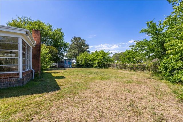 414 Shoreline DR, Hampton, VA 23669