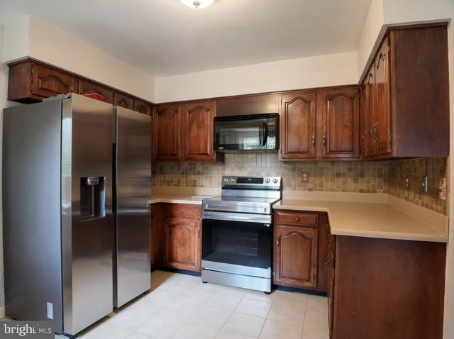 5 HUNTERS CT, Lutherville Timonium, MD 21093