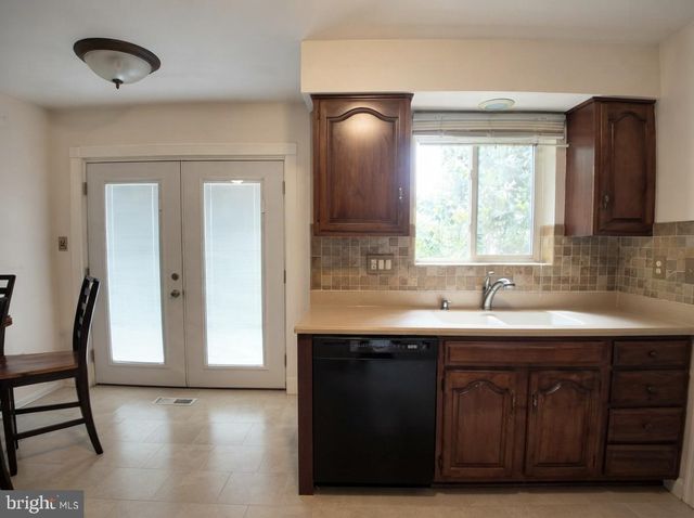 5 HUNTERS CT, Lutherville Timonium, MD 21093
