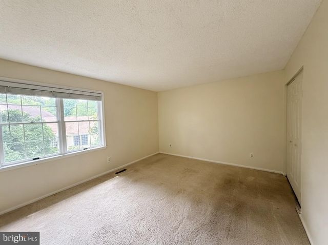 5 HUNTERS CT, Lutherville Timonium, MD 21093
