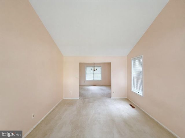 5 HUNTERS CT, Lutherville Timonium, MD 21093