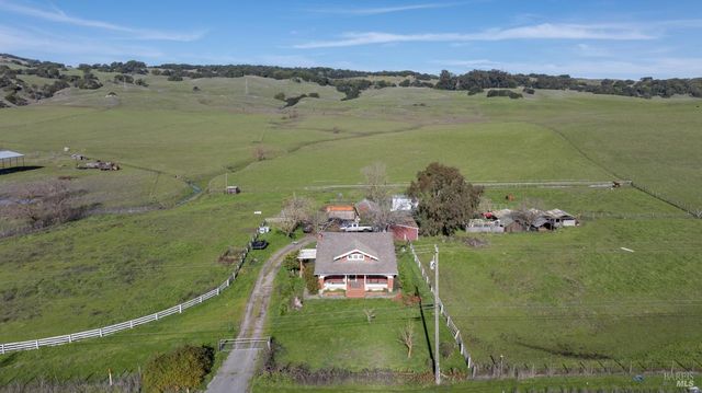 4695 Old Adobe Rd, Petaluma, CA 94954