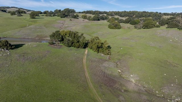 4695 Old Adobe Rd, Petaluma, CA 94954