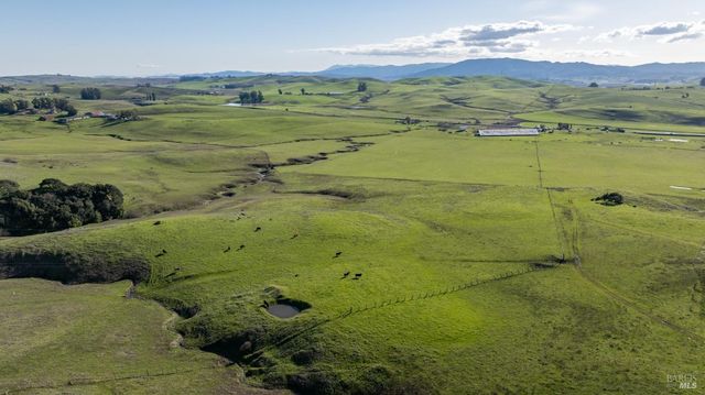 4695 Old Adobe Rd, Petaluma, CA 94954