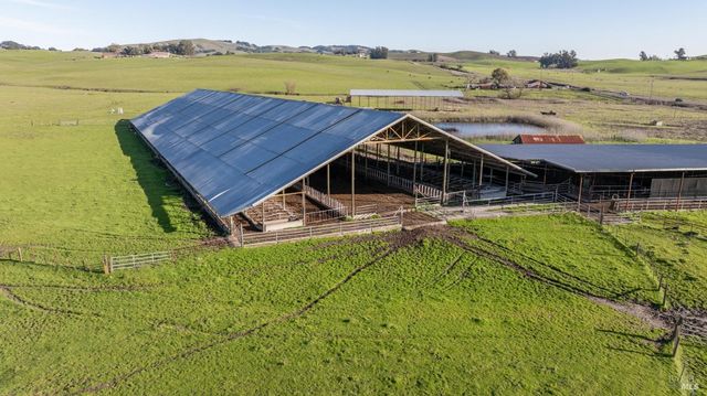 4695 Old Adobe Rd, Petaluma, CA 94954