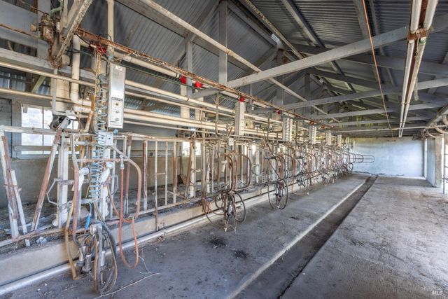 4695 Old Adobe Rd, Petaluma, CA 94954