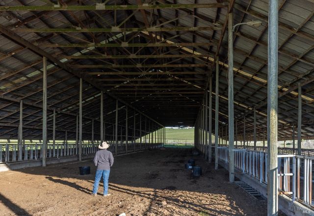 4695 Old Adobe Rd, Petaluma, CA 94954