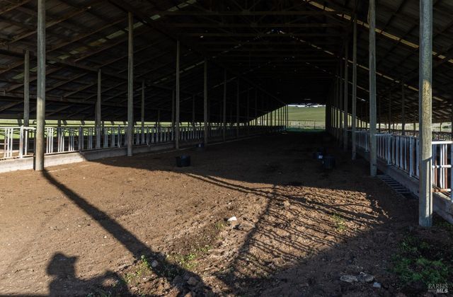 4695 Old Adobe Rd, Petaluma, CA 94954