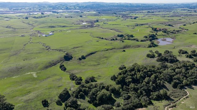 4695 Old Adobe Rd, Petaluma, CA 94954