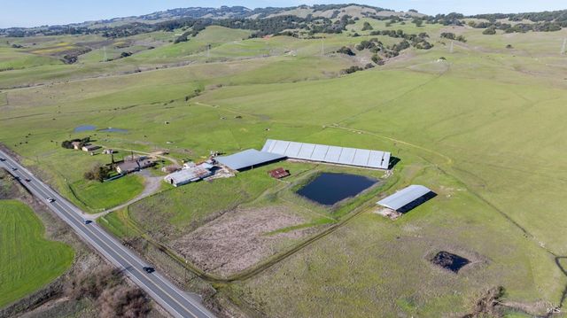 4695 Old Adobe Rd, Petaluma, CA 94954